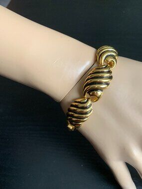 Joan Rivers Gold Bracelet (NWOT)